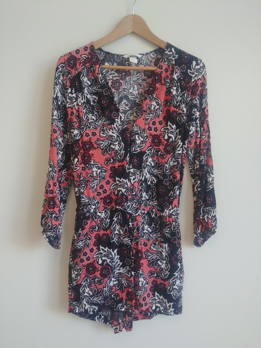 100% viscose lightweight romper size 4 pink with black and white